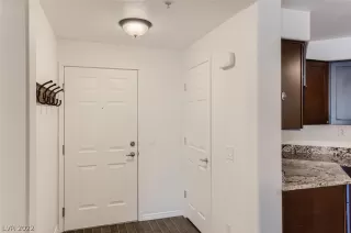 Photo #3: 2391228 Listing 