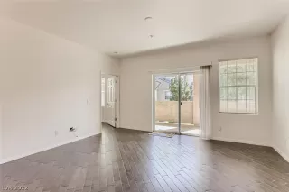 Photo #5: 2391228 Listing 