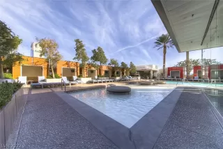 Photo #3: 2391237 Listing