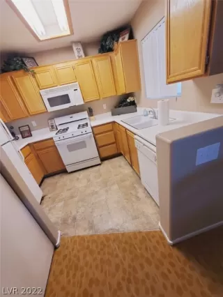 Photo #3: 2391245 Listing