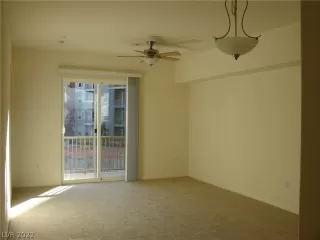 Photo #4: 2391281 Listing