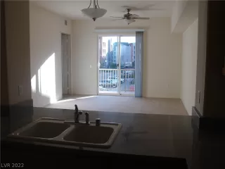 Photo #5: 2391281 Listing