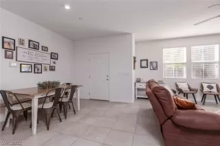 Photo #1: 2391308 Listing