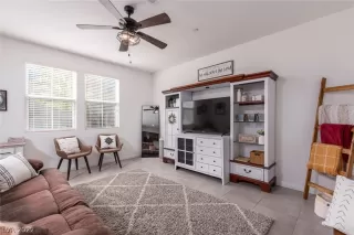 Photo #2: 2391308 Listing