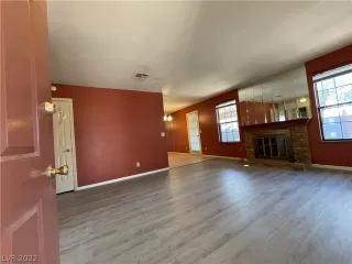 Photo #2: 2391332 Listing 