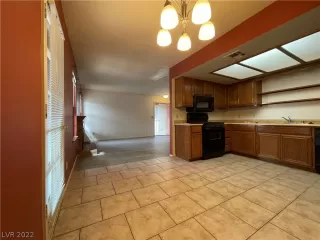 Photo #4: 2391332 Listing 