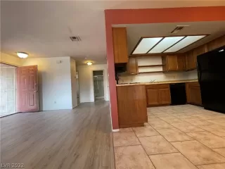 Photo #6: 2391332 Listing 