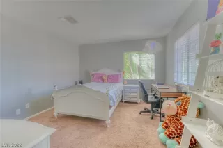 Photo #5: 2391340 Listing 