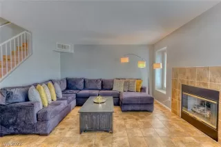 Photo #6: 2391340 Listing 