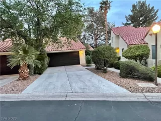 Photo #1: 2391351 Listing 