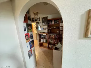 Photo #4: 2391351 Listing 