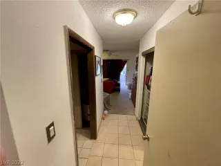 Photo #5: 2391351 Listing 