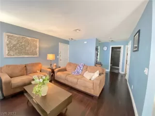 Photo #3: 2391352 Listing 