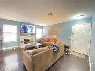 Photo #6: 2391352 Listing 