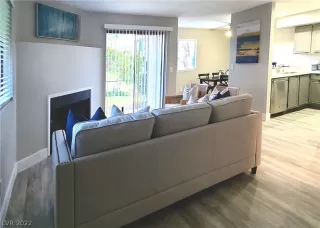 Photo #6: 2391366 Listing