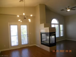 Photo #3: 2391381 Listing