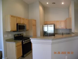 Photo #6: 2391381 Listing