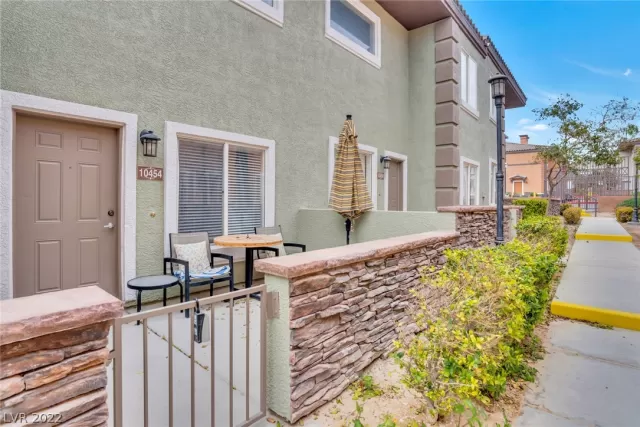 MLS: 2391393 Condo For Sale