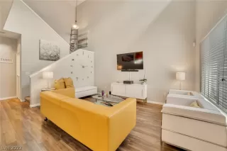 Photo #3: 2391393 Listing 