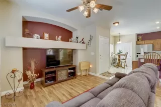 Photo #1: 2391394 Listing