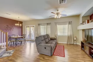 Photo #2: 2391394 Listing