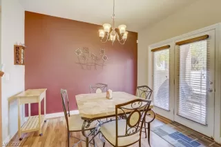 Photo #3: 2391394 Listing