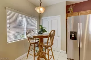 Photo #6: 2391394 Listing