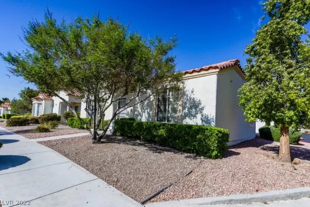 MLS: 2391413 Condo For Sale