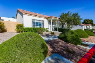 Photo #2: 2391413 Listing