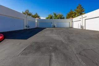 Photo #3: 2391413 Listing