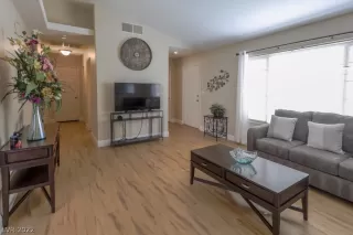 Photo #6: 2391413 Listing