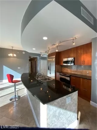 Photo #4: 2391422 Listing