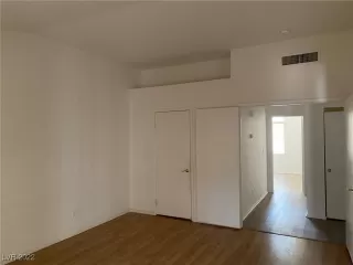 Photo #6: 2391437 Listing 