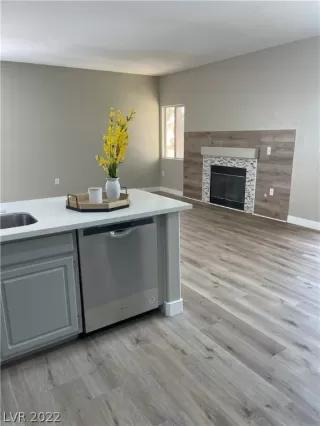 Photo #5: 2391472 Listing 