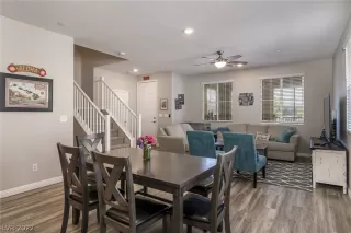 Photo #4: 2391473 Listing