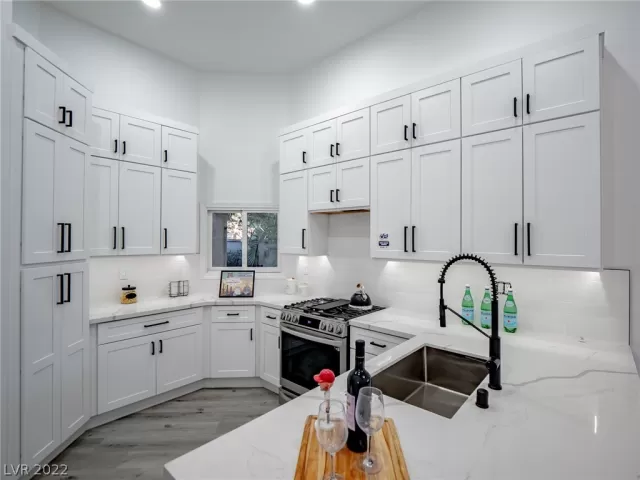 MLS: 2391475 Condo For Sale