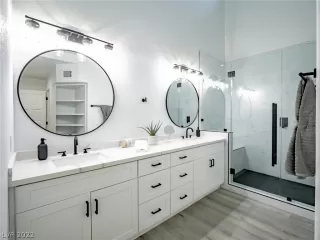 Photo #2: 2391475 Listing