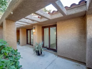 Photo #5: 2391475 Listing