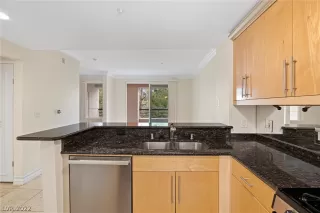 Photo #3: 2391476 Listing