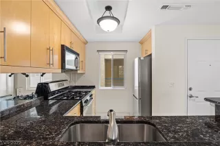 Photo #6: 2391476 Listing