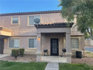 Photo #5: 2391492 Listing 