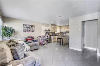 Photo #2: 2391501 Listing 