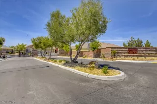 Photo #1: 2391502 Listing