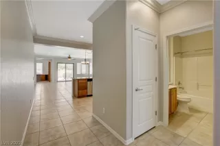 Photo #4: 2391502 Listing