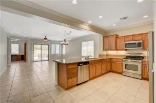 Photo #5: 2391502 Listing