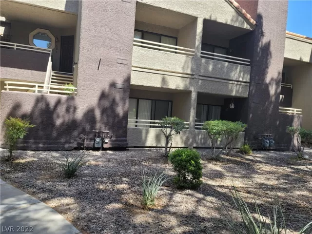 MLS: 2391522 Condo For Sale