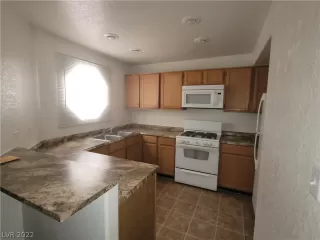 Photo #4: 2391522 Listing 