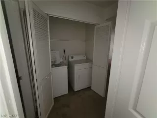 Photo #5: 2391522 Listing 