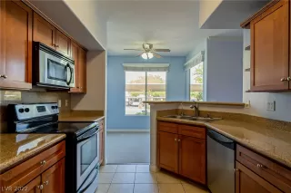 Photo #3: 2391534 Listing 