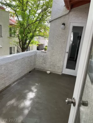 Photo #2: 2391538 Listing 